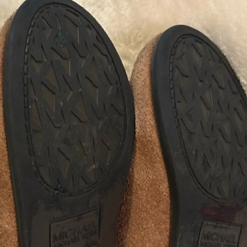 ☘️ Michael Kors boots for girls in brown leather. Really cute on. Girls sz 10. - Picture 4 of 6